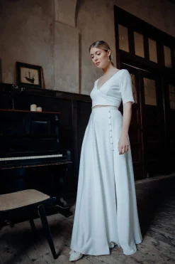 Langer Braut Rock mit Schlitz und Zierknöpfen – Eira><noscript><img width=