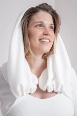 Mini-Pullover mit Perl-Knöpfen>Carla Online