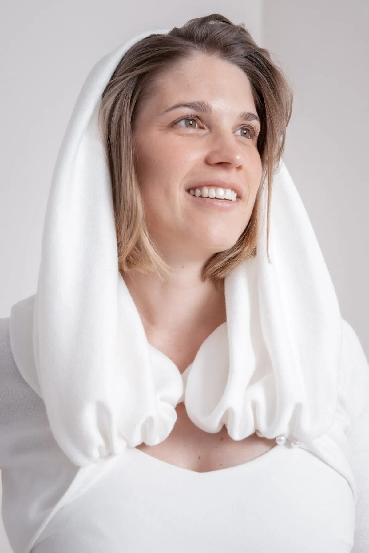 Mini-Pullover mit Perl-Knöpfen>Carla Online