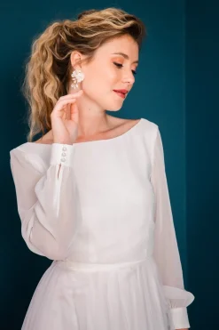 Ohrstecker mit 3D-Blüten und Strasskristallen><noscript><img width=