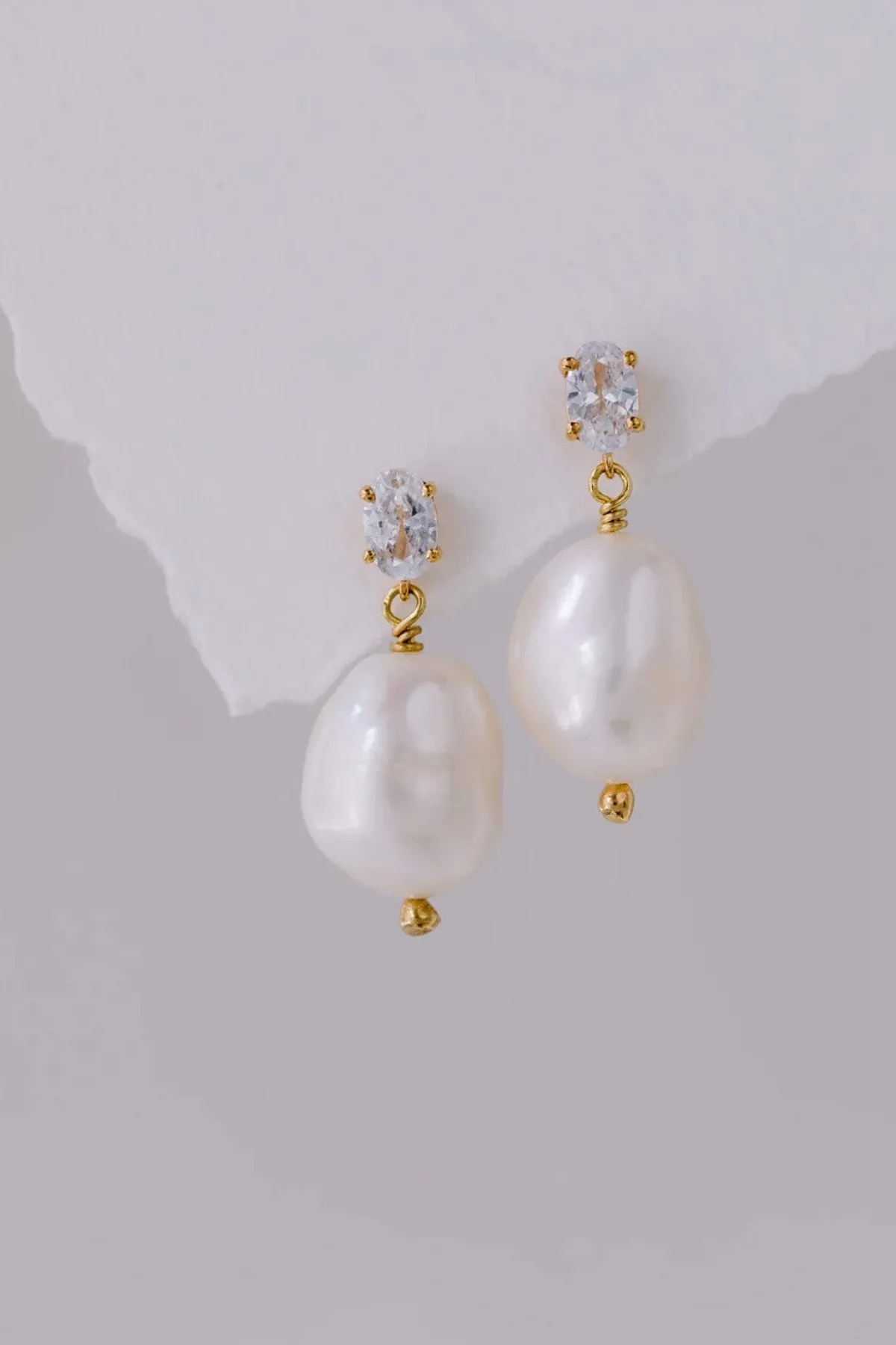 Ovale Kristallstecker mit Perlenanhängern – Joelle>Juvelan Sale