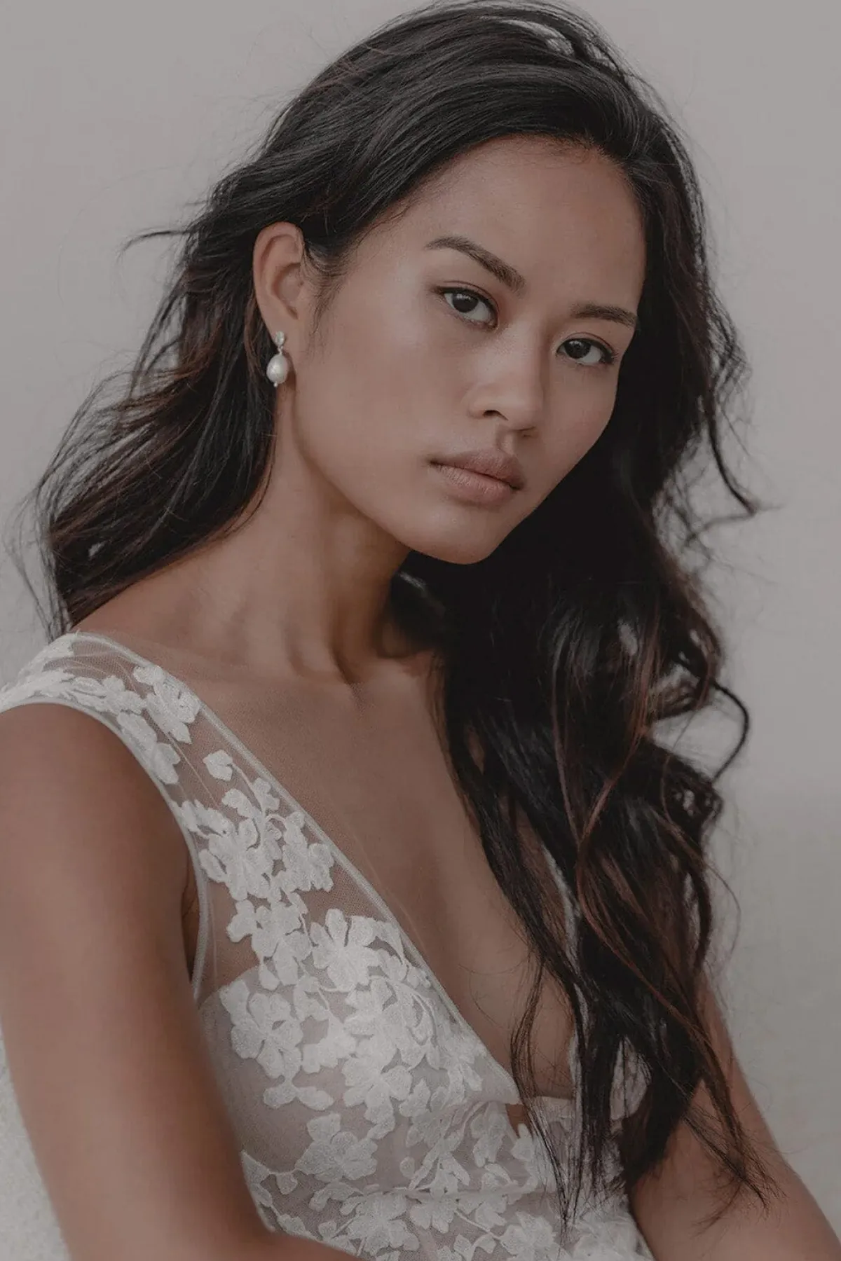 Ovale Kristallstecker mit Perlenanhängern – Joelle>Juvelan Sale