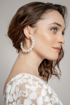 Perlenverzierte Creolen><noscript><img width=