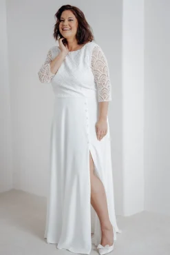 Plus Size Braut Rock mit Schlitz und Zierknöpfen – Eira Curvy><noscript><img width=