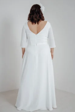 Plus Size Braut Rock mit Schlitz und Zierknöpfen – Eira Curvy><noscript><img width=