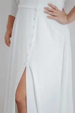 Plus Size Braut Rock mit Schlitz und Zierknöpfen – Eira Curvy><noscript><img width=