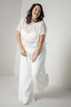 Plus Size Braut Top aus Blätterspitze – Aza Curvy><noscript><img width=