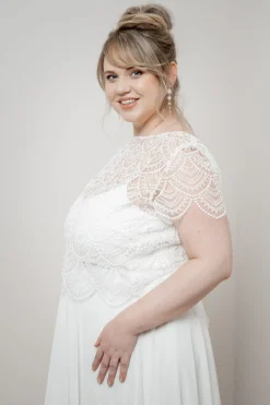 Plus Size Braut Top mit Boho-Muster – Niah Curvy><noscript><img width=