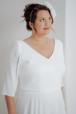 Plus Size Top mit V-Ausschnitten – Ona Curvy by you>noni Best