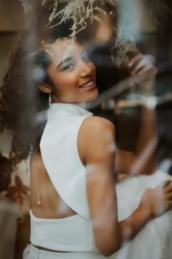 Puristische Rückenkette mit Kristall Anhänger - Aphrodite><noscript><img width=