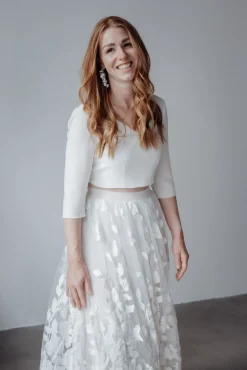 Puristisches Braut Top mit Rückendetails – Ona by you><noscript><img width=