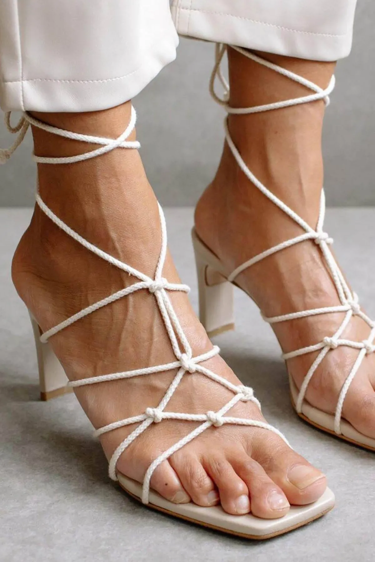 Sandalette mit geknoteten Riemen - Crossed Corn Creme>Alohas Clearance
