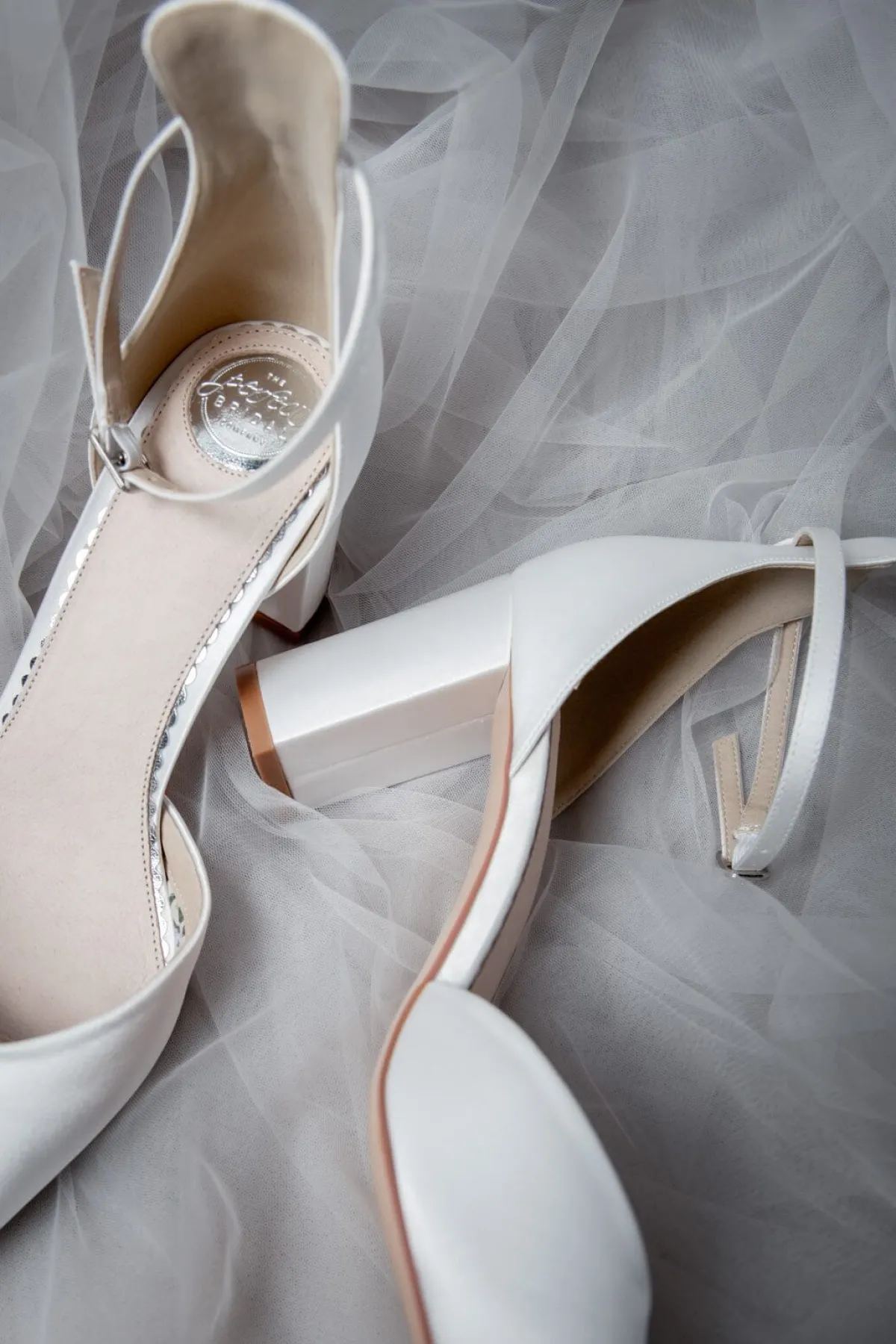 Satin-Brautschuhe in Ivory – Liberty | The>Perfect Bridal Company Sale