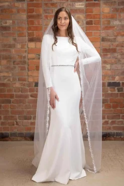 Schleier mit Blattstickerei | The><noscript><img width=