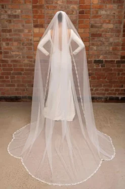 Schleier mit Blattstickerei | The><noscript><img width=