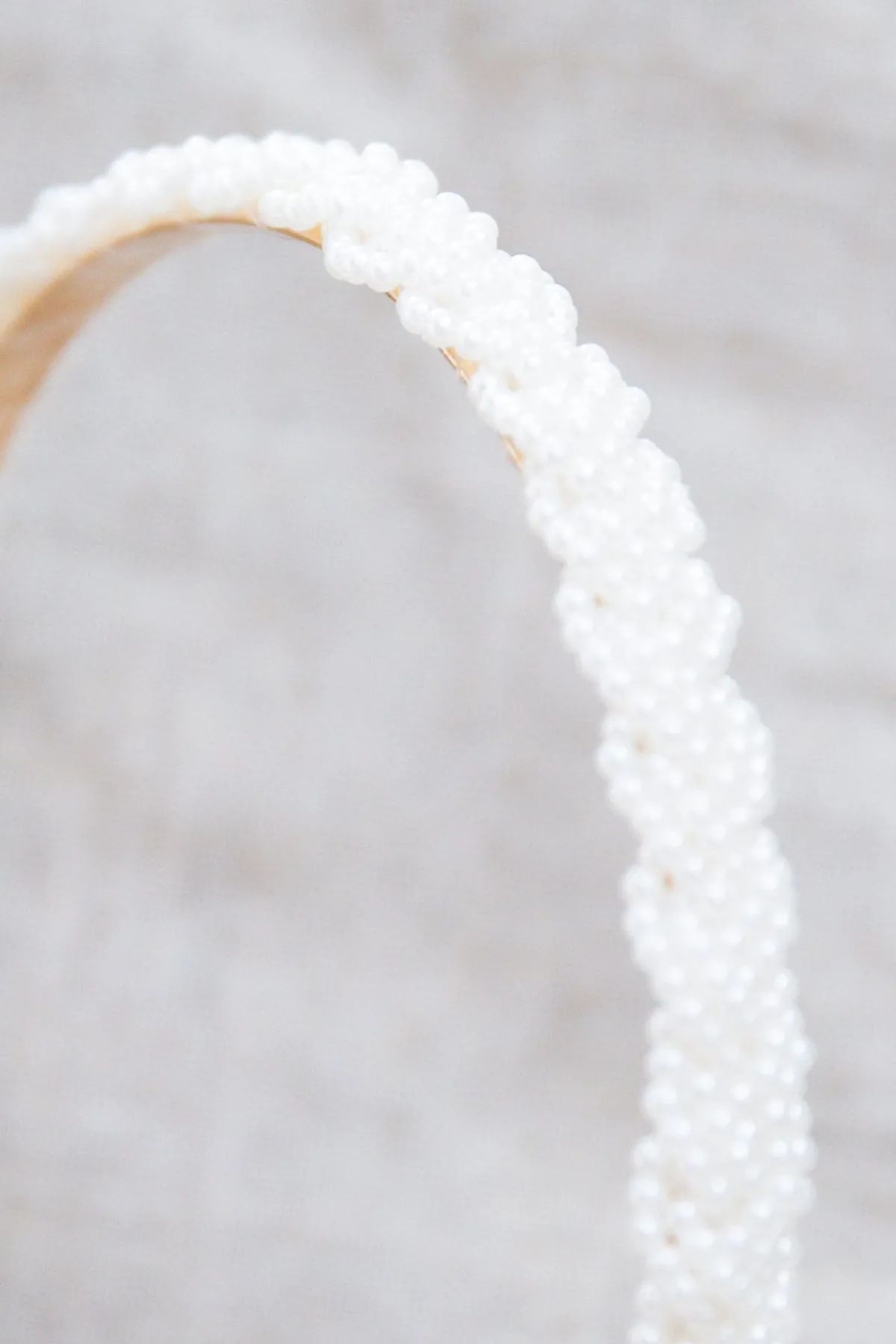 Schmaler Perlen-Haarreif | The>Perfect Bridal Company Outlet