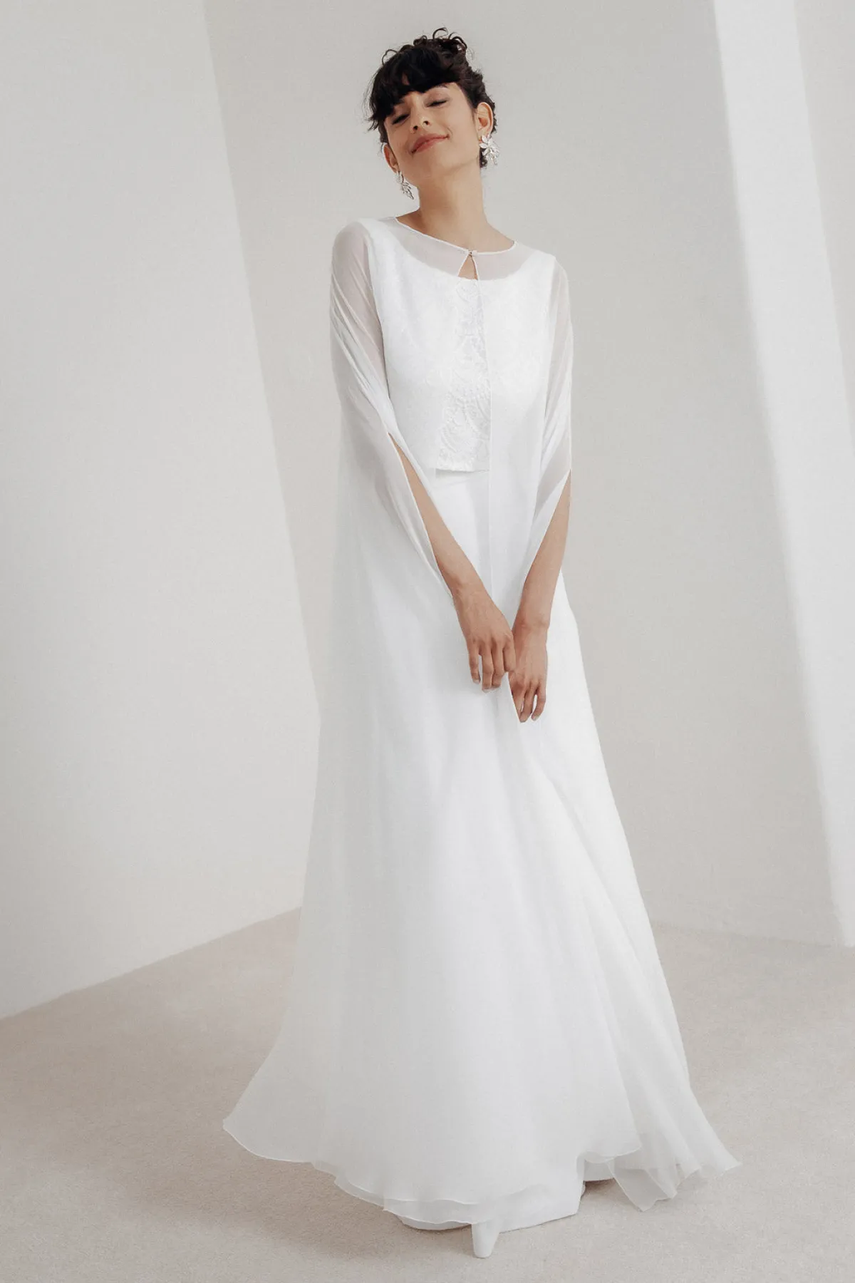 Showroom Only: Chiffon Braut Cape – Philia Selected>noni Hot