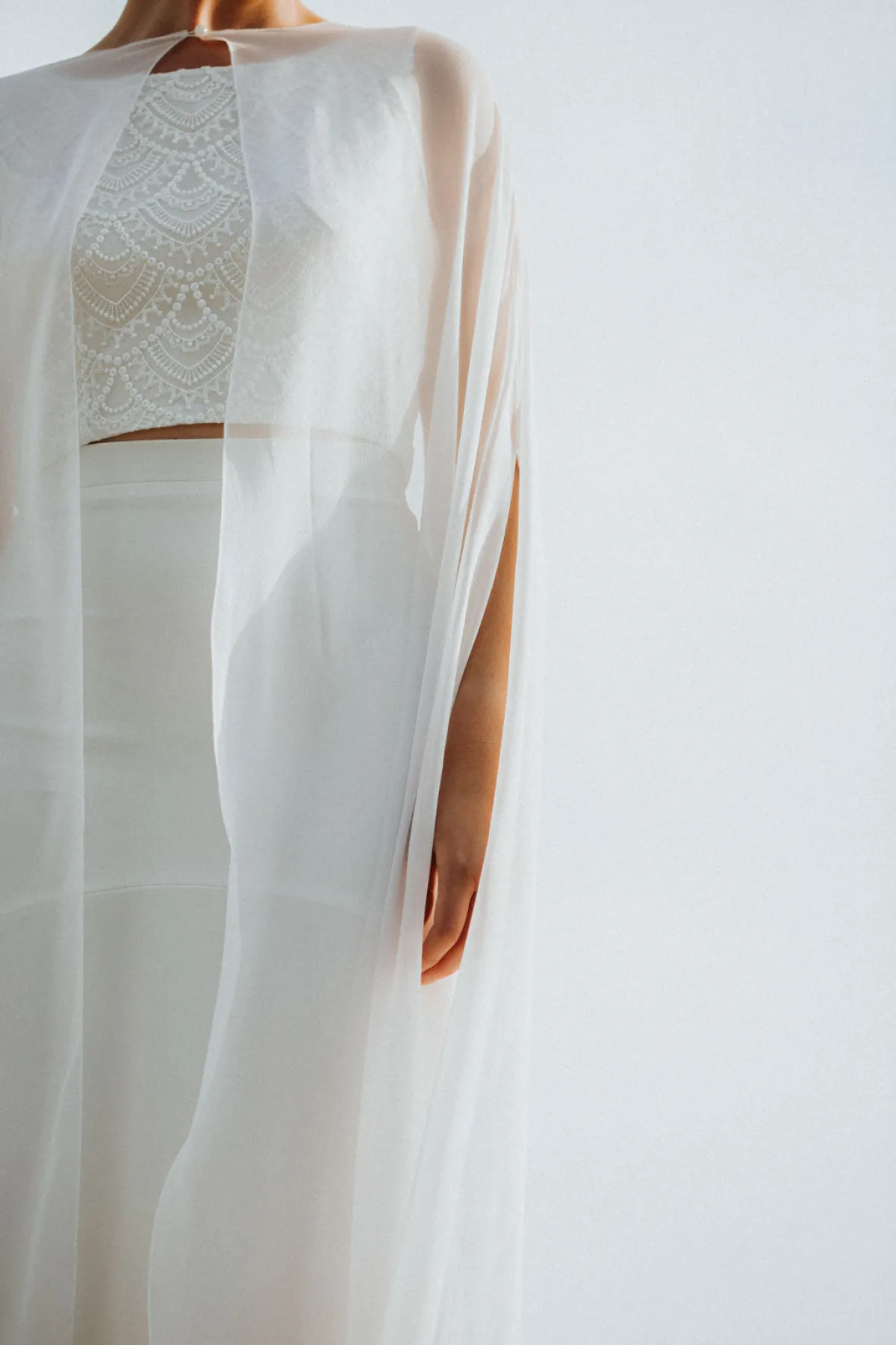 Showroom Only: Chiffon Braut Cape – Philia Selected>noni Hot