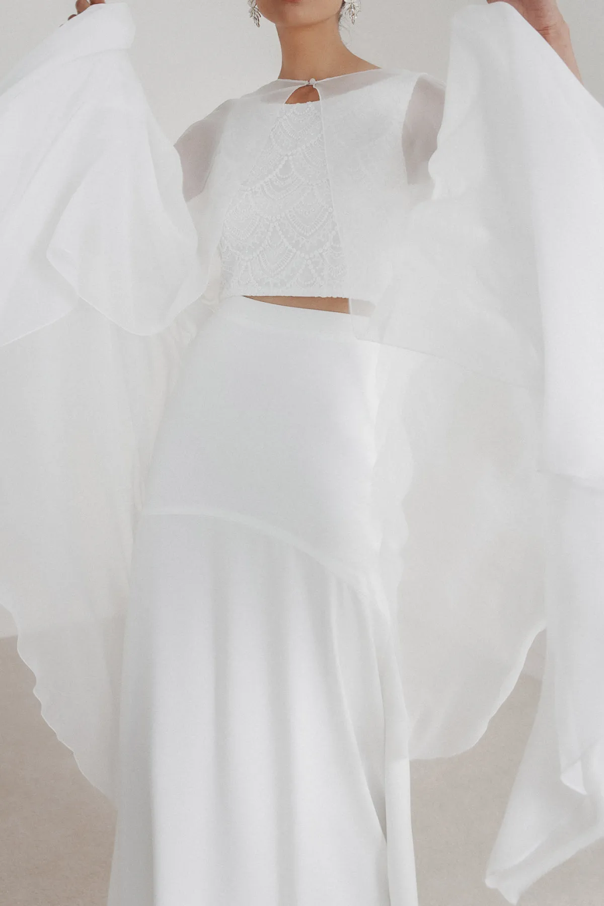 Showroom Only: Chiffon Braut Cape – Philia Selected>noni Hot