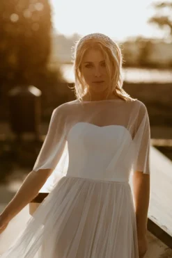 Showroom Only: Kurzes Tüll-Cape – Lukida Selected>noni Best