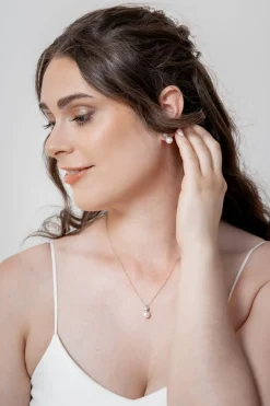 Silberne Halskette mit Anhänger><noscript><img width=