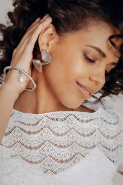 Solider Armreif mit echter Süßwasserperle><noscript><img width=