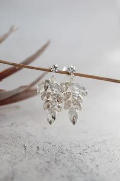 Strass-Ohrhänger in Blätterform><noscript><img width=