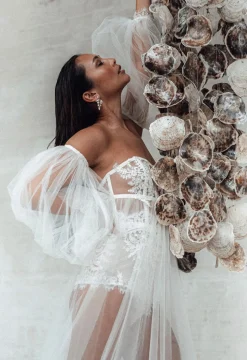 Strass-Ohrhänger in Blätterform><noscript><img width=