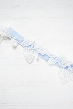 Strumpfband mit "Etwas Blauem" im Botanik Stil – Tempête>Davie & Chiyo Online