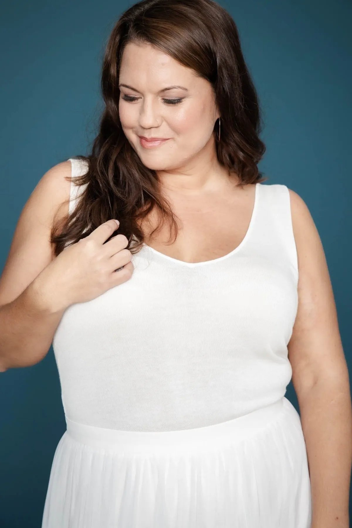 V-Ausschnitt Top aus Viskose-Seide in Ivory - noni Curvy>Montagut Hot