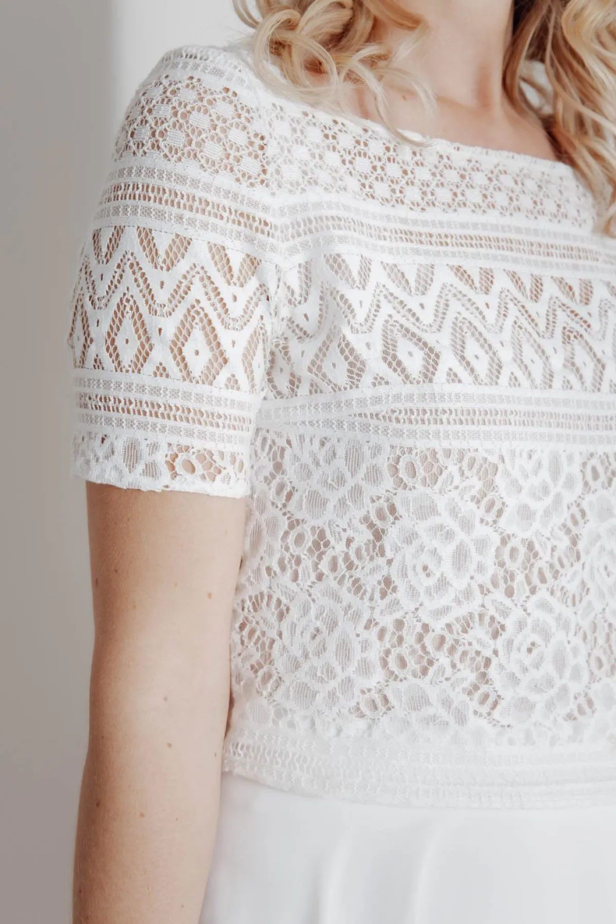 V-Ausschnitt Top aus Viskose-Seide in Nude>Montagut Outlet